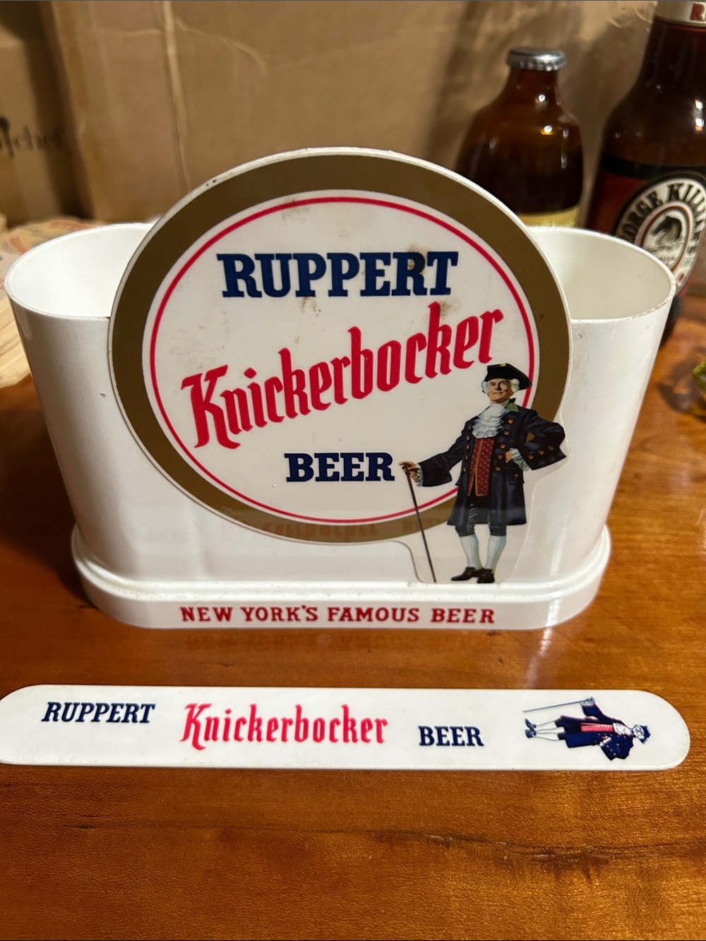 Vintage Rupert Knickerbocker beer White Party Caddy holder